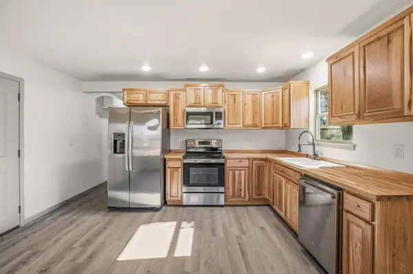 483 Private Road 729, Bluff Dale, TX 76433