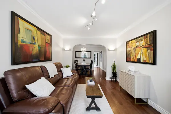 177 CHISHOLM AVE, Toronto E03, ON M4C 4V9