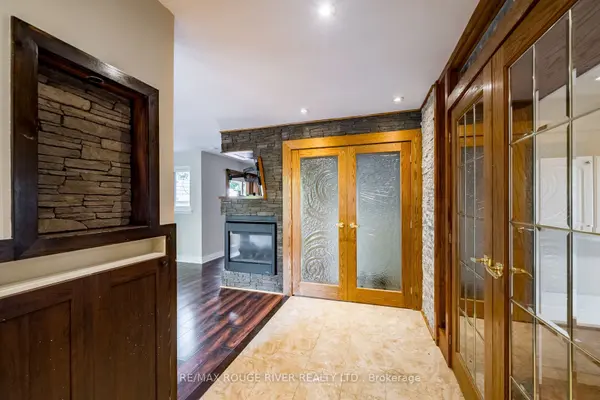 3 Swanston CRES, Ajax, ON L1S 3J5