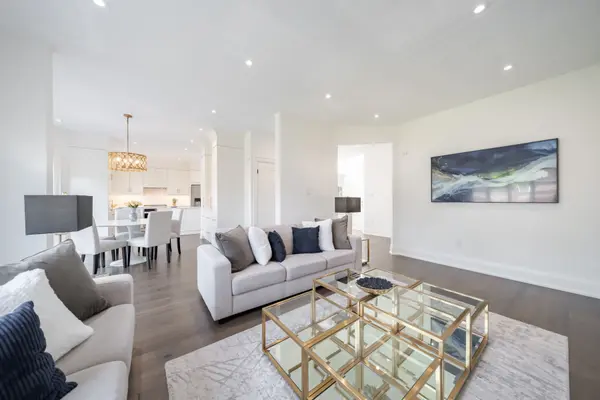 39 Dunblane AVE, Vaughan, ON L6A 2N9