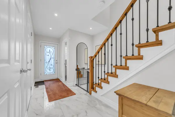 353 Brownridge DR, Vaughan, ON L4J 5X2