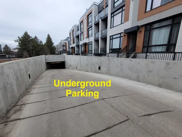 15 David Eyer RD #1407, Richmond Hill, ON L4S 0N2