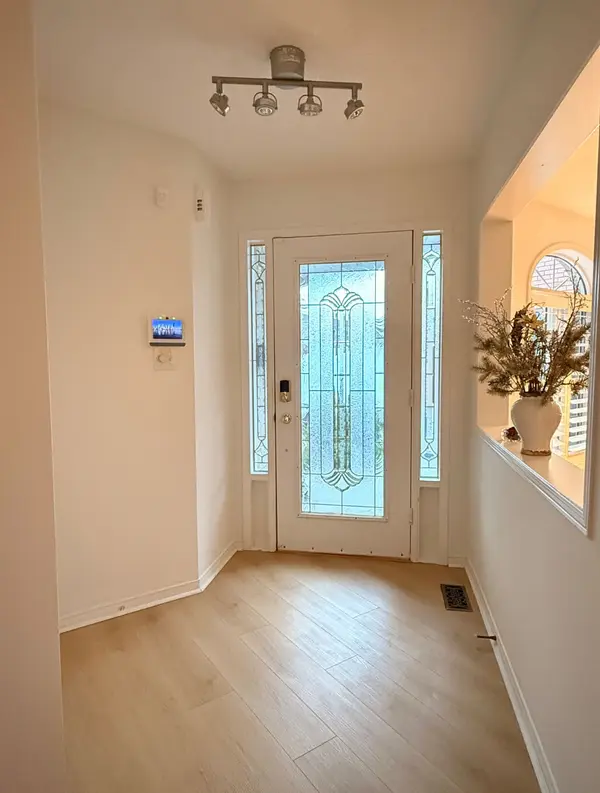 5649 Condor PL #Upper, Mississauga, ON L5V 2J5