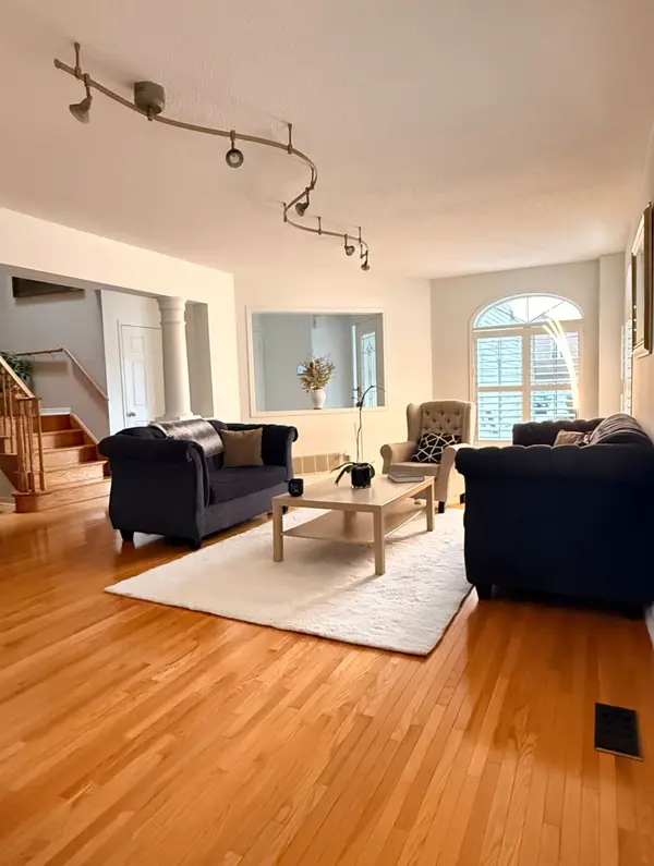 5649 Condor PL #Upper, Mississauga, ON L5V 2J5