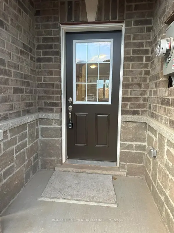 105 PINOT CRES, Hamilton, ON L8E 0J9