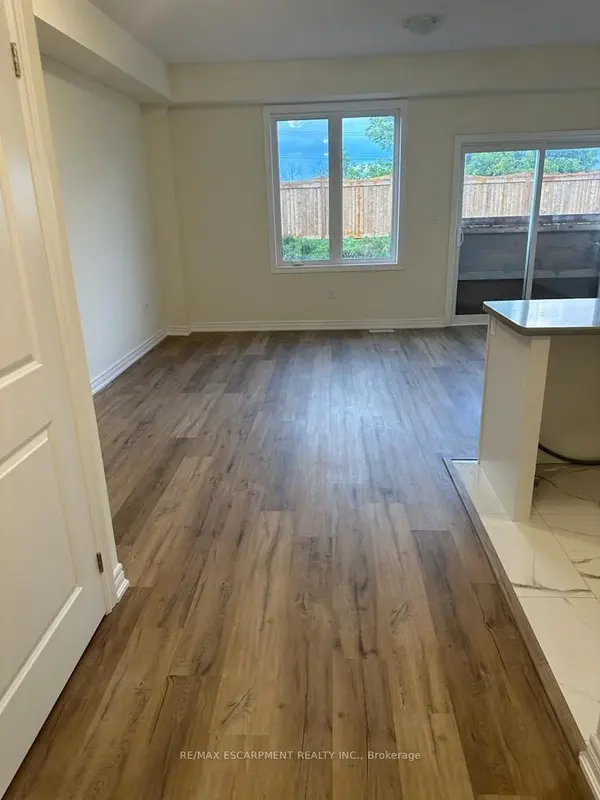 105 PINOT CRES, Hamilton, ON L8E 0J9