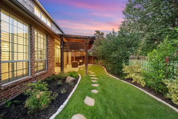 8221 Paisley, The Colony, TX 75056