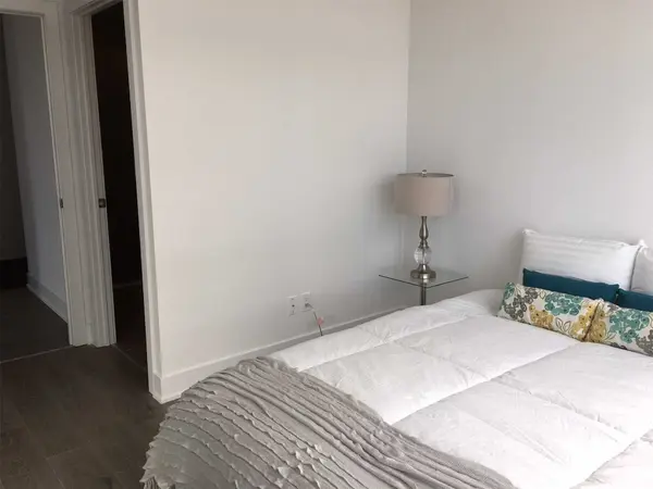 99 The Donway N/A W #909, Toronto C13, ON M3C 0N8