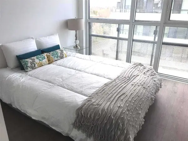 99 The Donway N/A W #909, Toronto C13, ON M3C 0N8