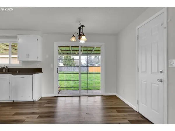 1138 W 7TH PL, Junction City, OR 97448