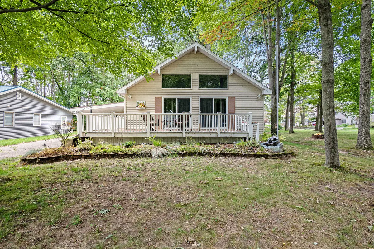 10905 1st ST, Morton Twp, MI 49346