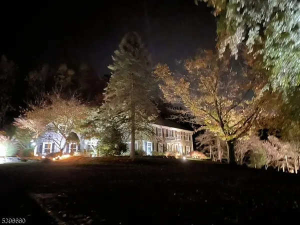 6 Fawn Ridge Rd, Clinton Twp., NJ 08833