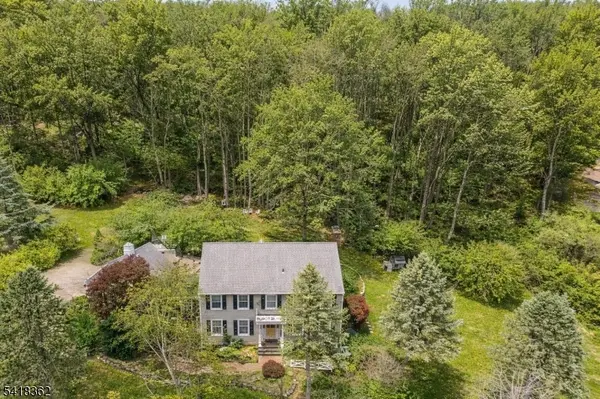 6 Fawn Ridge Rd, Clinton Twp., NJ 08833