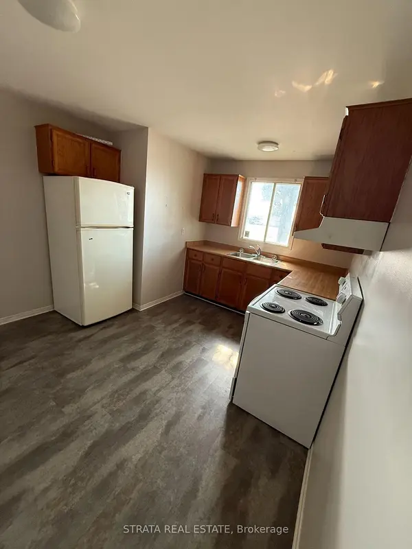 338 Malaga RD #1, Oshawa, ON L1J 1N7