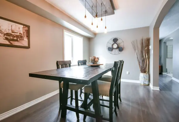 212 Maplewood DR, Essa, ON L0L 1B4