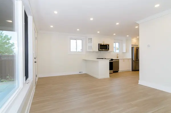 1175 Dunsmure RD, Hamilton, ON L8H 1K9