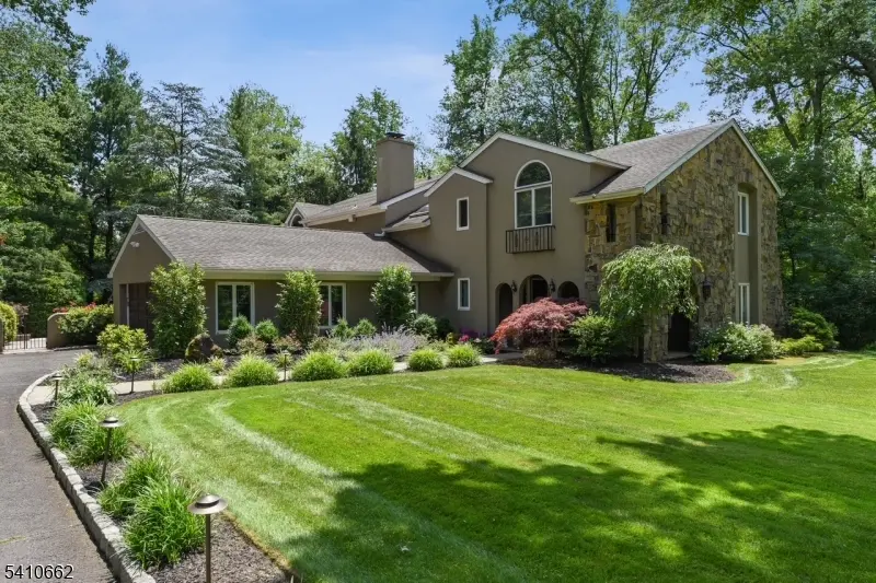 2102 Gamble Rd, Scotch Plains Twp., NJ 07076