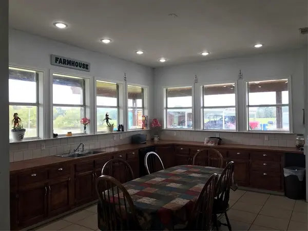 1100 E Rabbit Cove Road, Quinlan, TX 75474