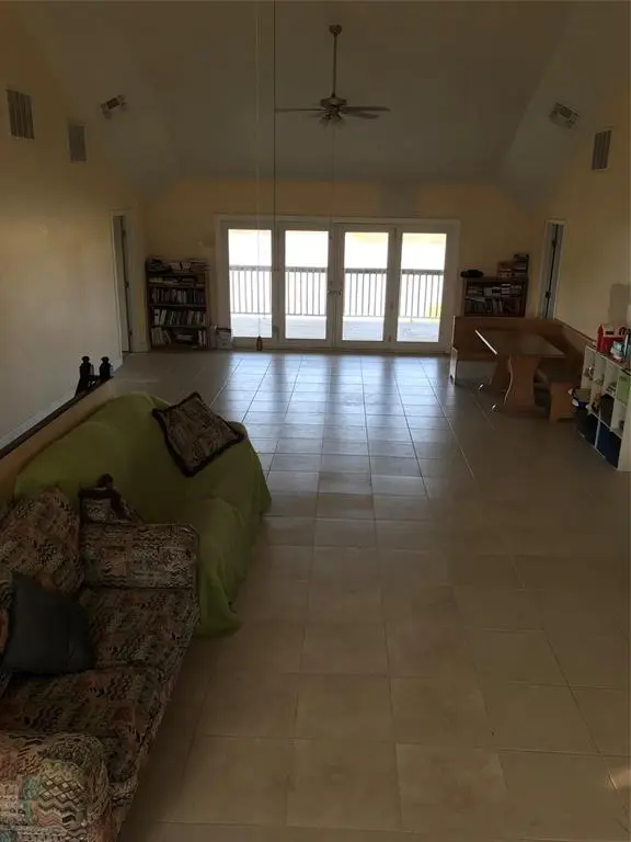 1100 E Rabbit Cove Road, Quinlan, TX 75474