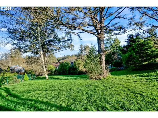 Beach Crest DR #TL 6800, Neskowin, OR 97149