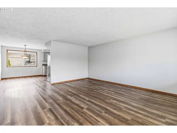 1 INDEPENDENCE CT, Longview, WA 98632