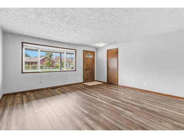 1 INDEPENDENCE CT, Longview, WA 98632