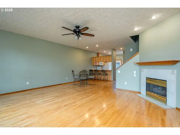 1367 NE MARKET DR, Fairview, OR 97024