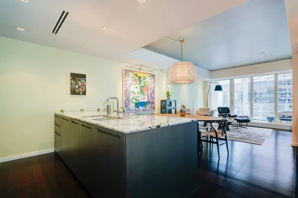 180 University AVE #2908, Toronto C01, ON M5H 0A2