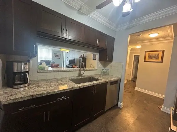 1665 Pickering Pkwy #512, Pickering, ON L1V 6L4