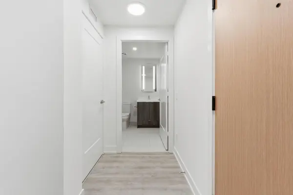 60 Central Park Roadway N/A #1906, Toronto W08, ON M9A 0E6