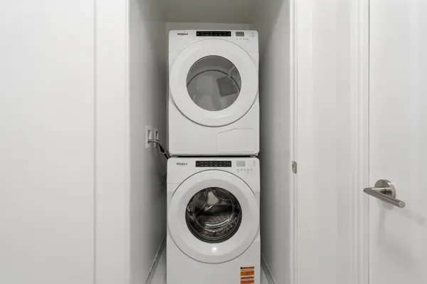 60 Central Park Roadway N/A #1906, Toronto W08, ON M9A 0E6