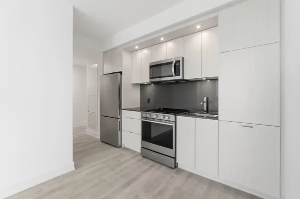 60 Central Park Roadway N/A #1906, Toronto W08, ON M9A 0E6