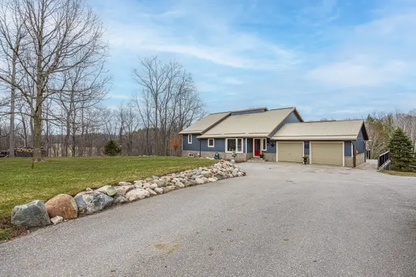 4 Alma ST, North Middlesex, ON N0M 1A0