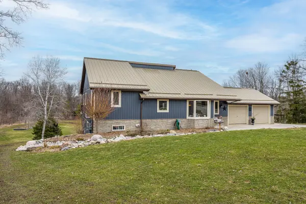 4 Alma ST, North Middlesex, ON N0M 1A0