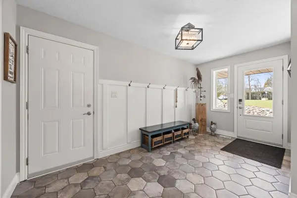 4 Alma ST, North Middlesex, ON N0M 1A0