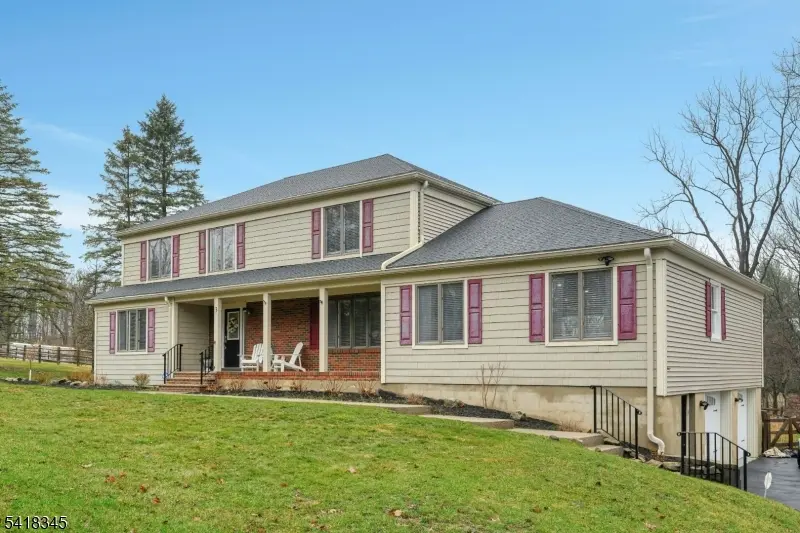 3 Esther Ct, Chester Twp., NJ 07930