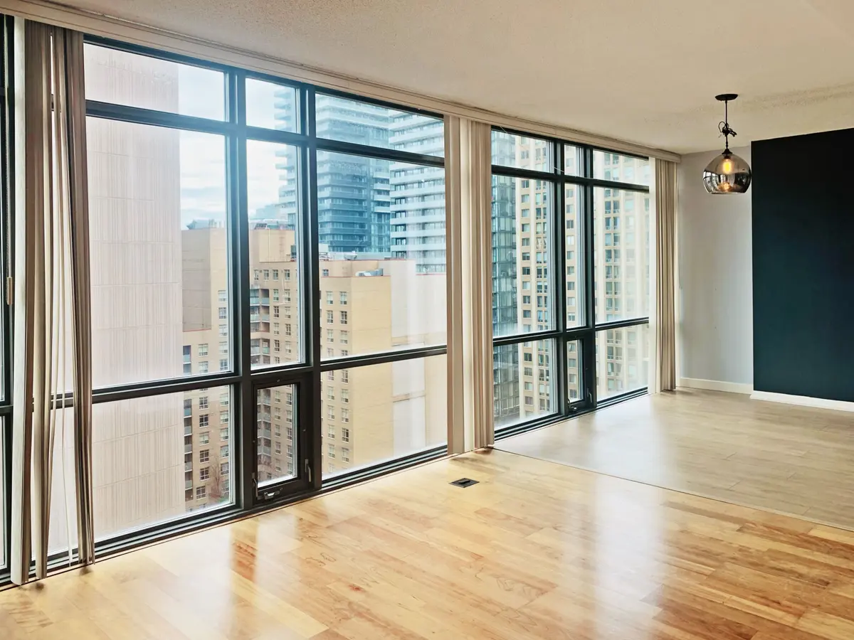 37 Grosvenor ST #1507, Toronto C01, ON M4Y 3G5