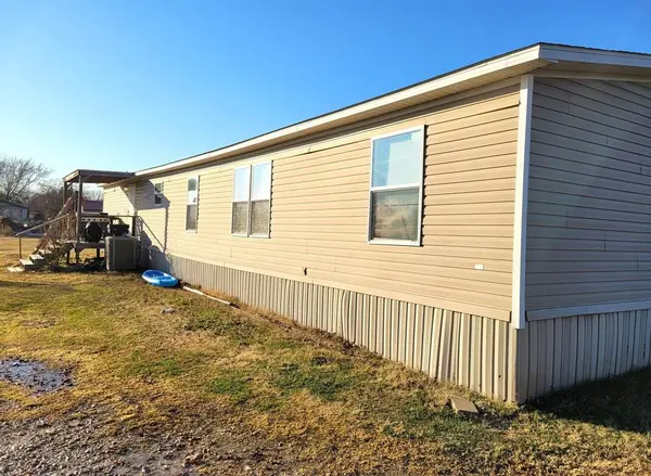 1800 County Road 2105, Kemp, TX 75143