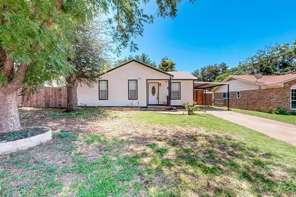 8549 Michael Street, White Settlement, TX 76108