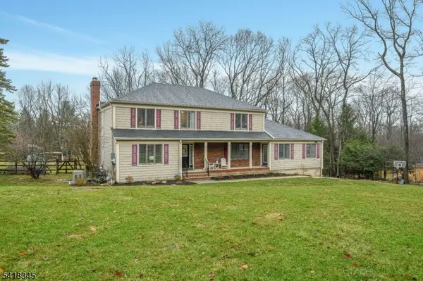 3 Esther Ct, Chester Twp., NJ 07930