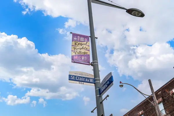 956 St Clair AVE W #Main Floor, Toronto C03, ON M6E 1A1