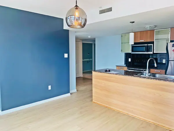 37 Grosvenor ST #1507, Toronto C01, ON M4Y 3G5