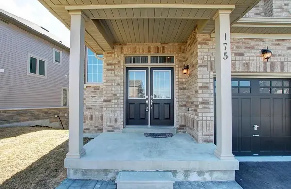 175 GOLD PARK Gate, Essa, ON L3W 0B4