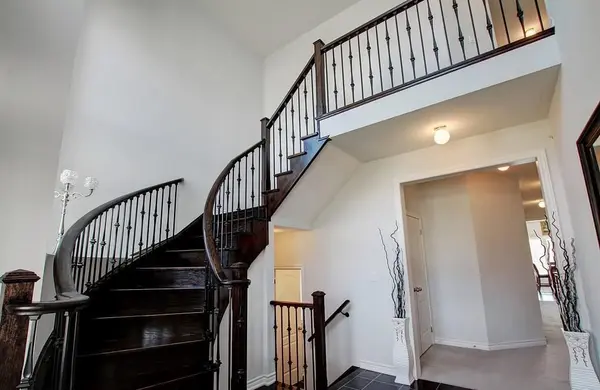 175 GOLD PARK Gate, Essa, ON L3W 0B4