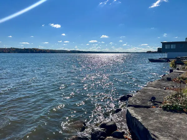 563 Dalhaven RD, Selwyn, ON K0L 1T0