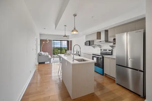 555 Anand Private #802, Billings Bridge - Riverside Park And Area, ON K1V 2R7