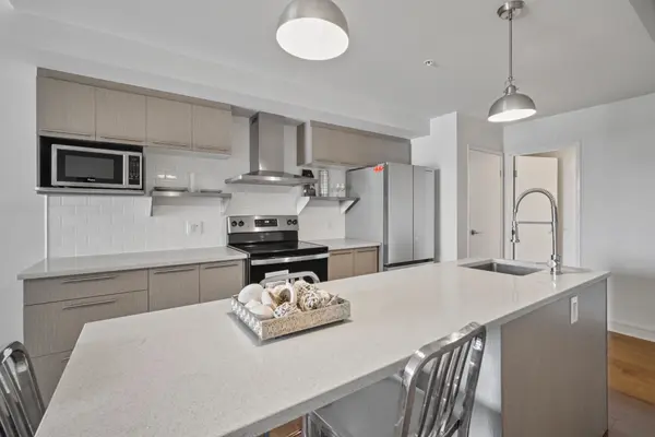 555 Anand Private #802, Billings Bridge - Riverside Park And Area, ON K1V 2R7