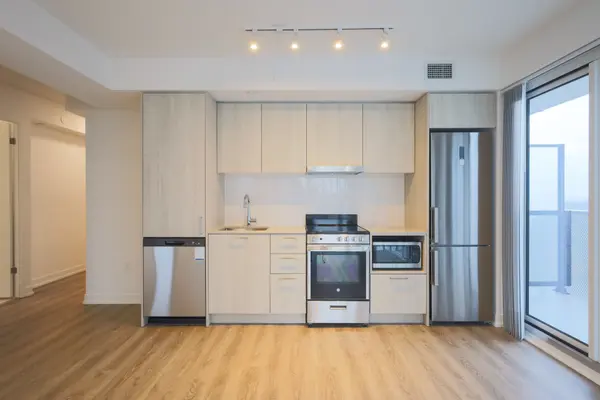 195 Commerce ST #3515, Vaughan, ON L4K 0P9