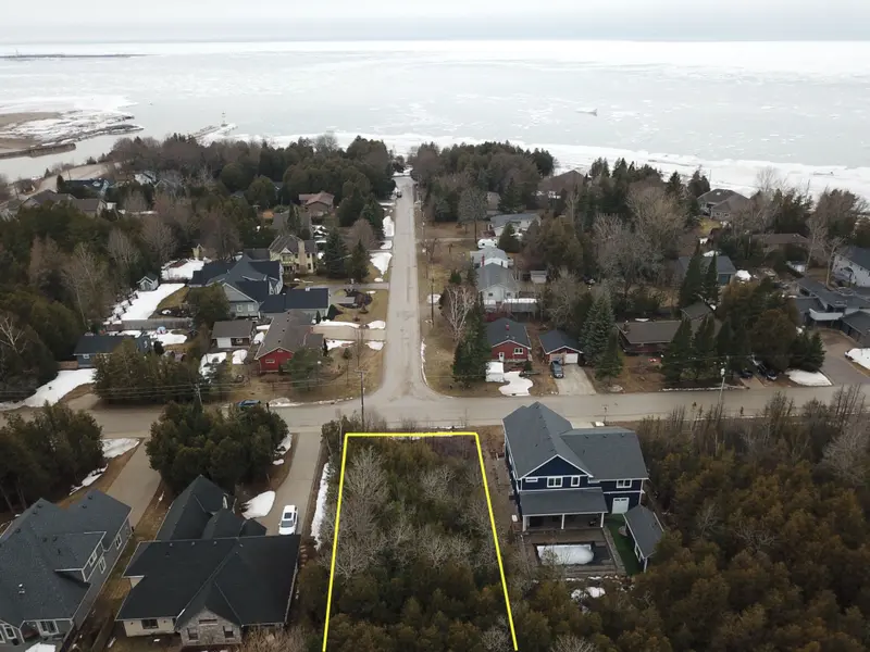 49 Madwayosh ST, Saugeen Shores, ON N0H 2L0