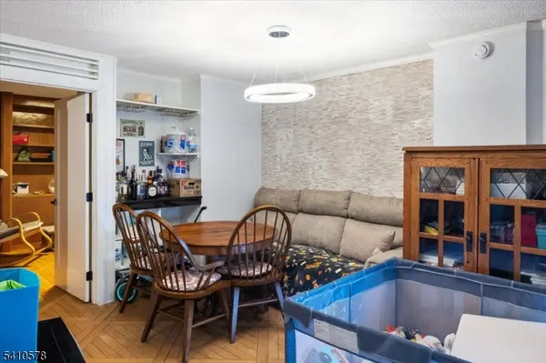 2208 Harmon Cove Tower, Secaucus Town, NJ 07094